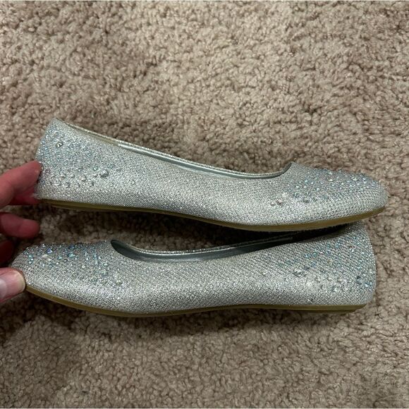 Hot Cakes Gray Silver New Orleans Crystal Ballet Flats Size 6M - Picture 7 of 10